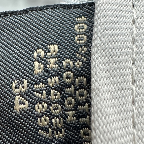 Banana Republic Men's Casual Shorts - khaki and chocolate size 34 classic fit - Picture 8 of 8